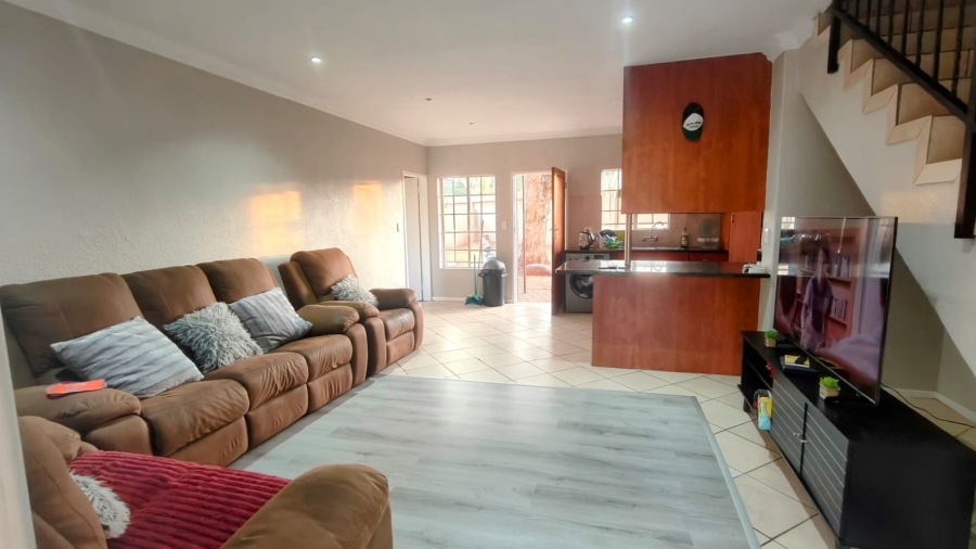 2 Bedroom Property for Sale in Annlin Gauteng