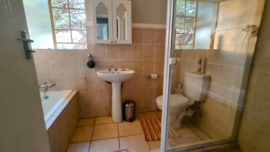 2 Bedroom Property for Sale in Annlin Gauteng
