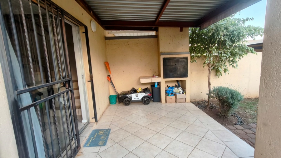2 Bedroom Property for Sale in Annlin Gauteng