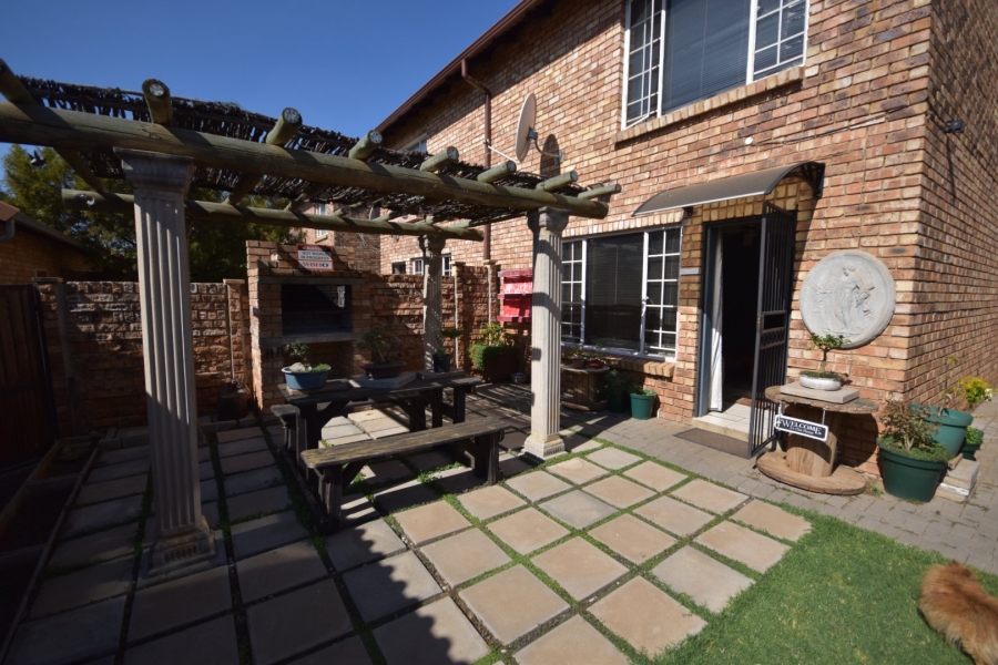 2 Bedroom Property for Sale in Annlin Gauteng