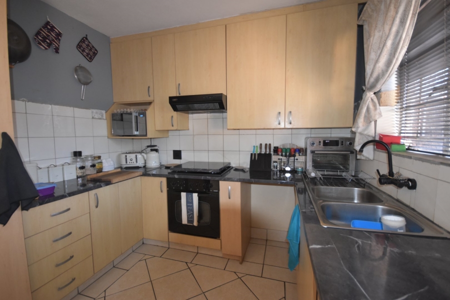 2 Bedroom Property for Sale in Annlin Gauteng