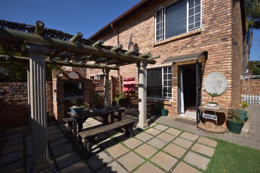 2 Bedroom Property for Sale in Annlin Gauteng