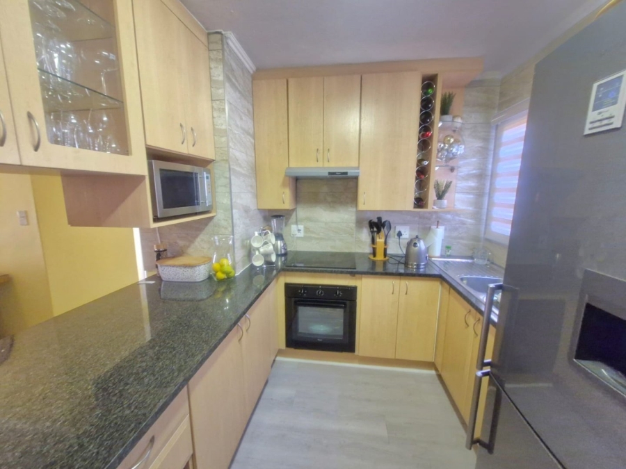 2 Bedroom Property for Sale in Annlin Gauteng