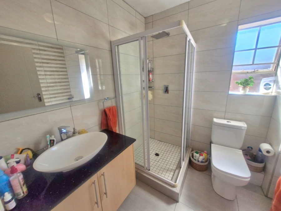 2 Bedroom Property for Sale in Annlin Gauteng