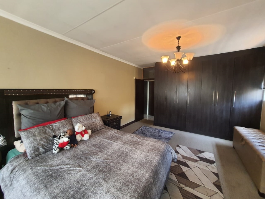 5 Bedroom Property for Sale in Vanderbijlpark SE Gauteng