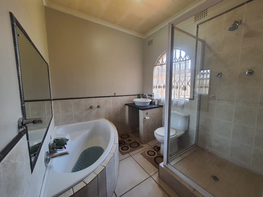 5 Bedroom Property for Sale in Vanderbijlpark SE Gauteng