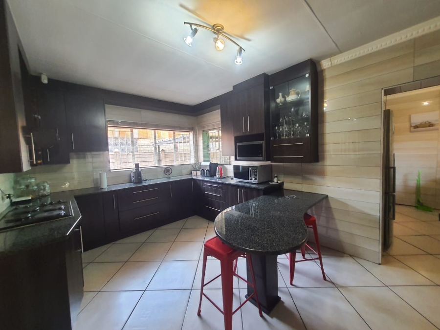 5 Bedroom Property for Sale in Vanderbijlpark SE Gauteng