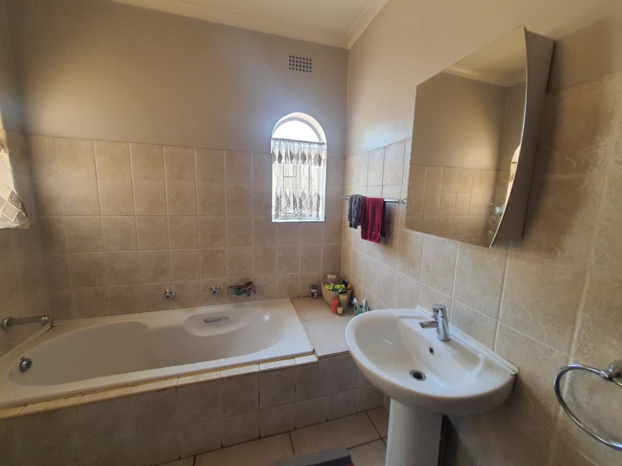 5 Bedroom Property for Sale in Vanderbijlpark SE Gauteng