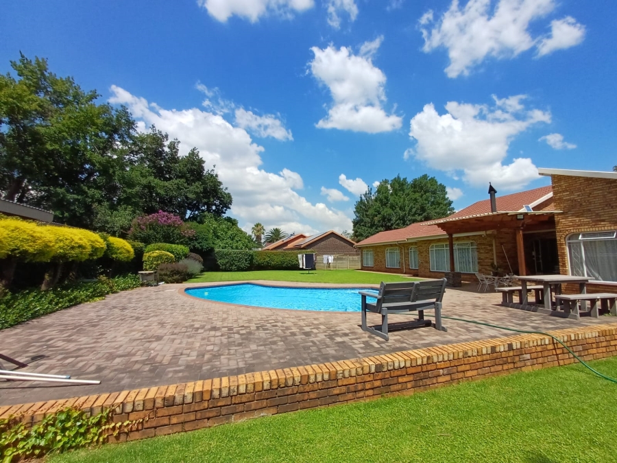 3 Bedroom Property for Sale in Vanderbijlpark SE 2 Gauteng