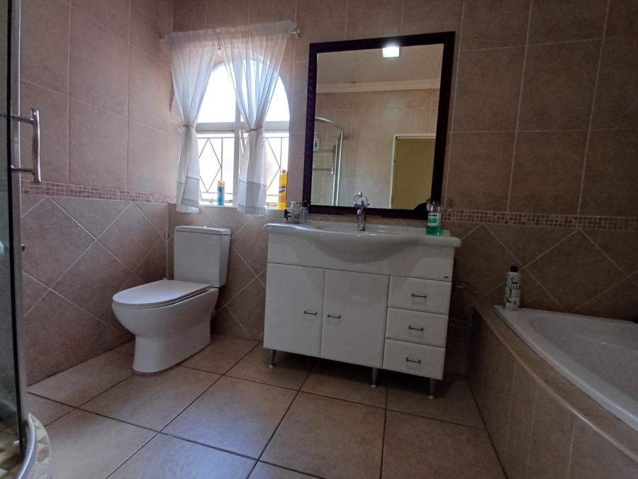 3 Bedroom Property for Sale in Vanderbijlpark SE 2 Gauteng