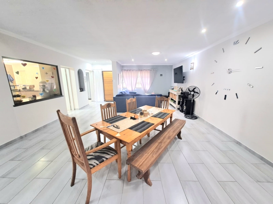 3 Bedroom Property for Sale in Three Rivers Proper Gauteng