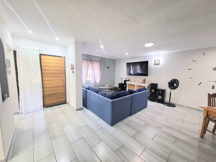 3 Bedroom Property for Sale in Three Rivers Proper Gauteng