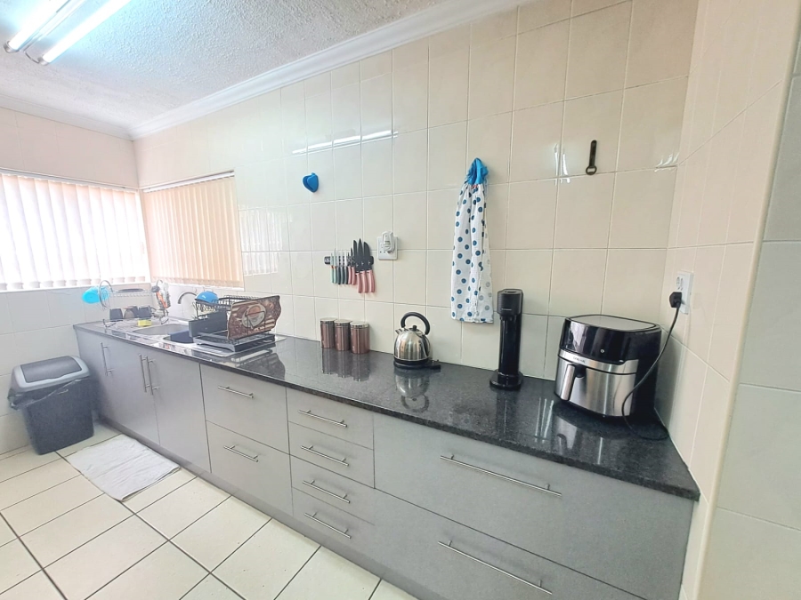 3 Bedroom Property for Sale in Three Rivers Proper Gauteng