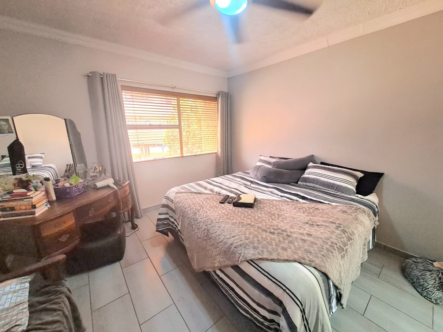 3 Bedroom Property for Sale in Three Rivers Proper Gauteng