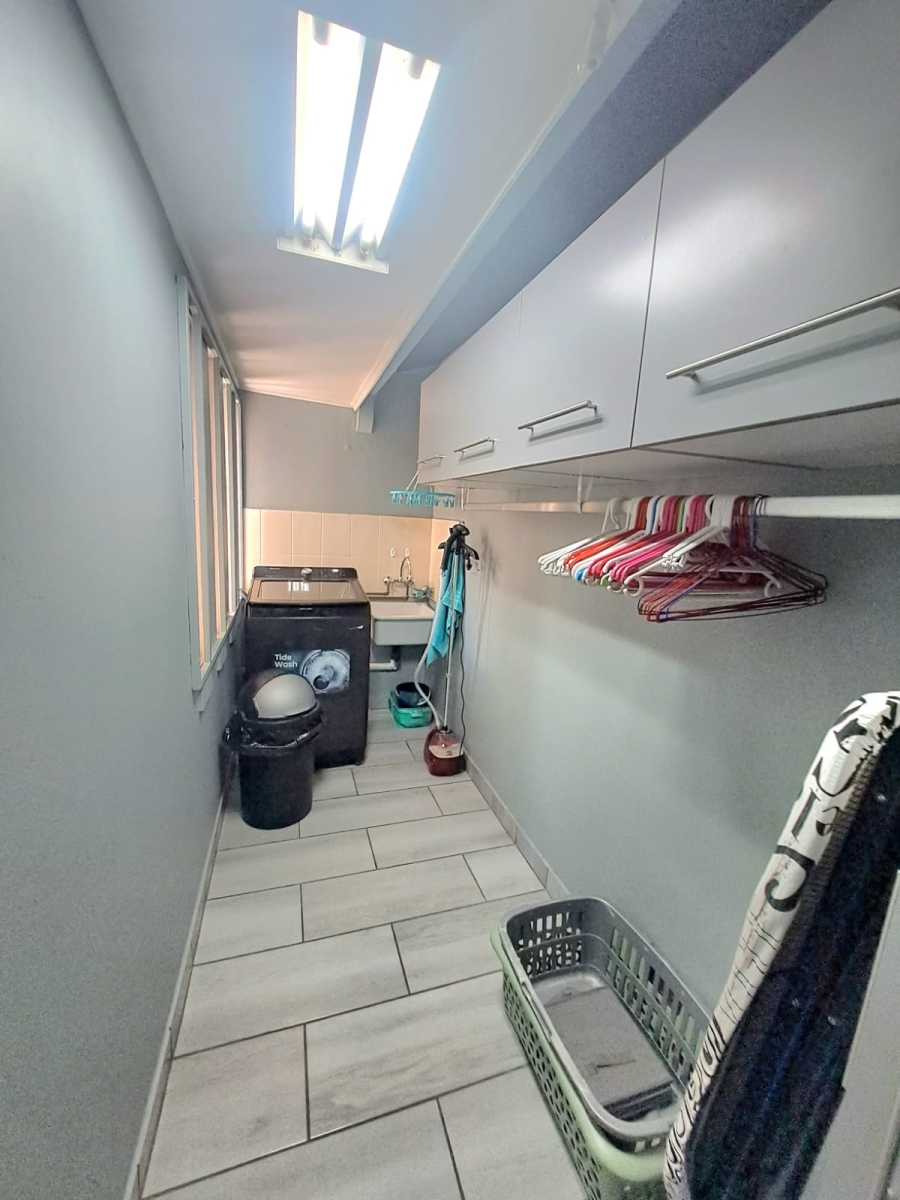 3 Bedroom Property for Sale in Three Rivers Proper Gauteng