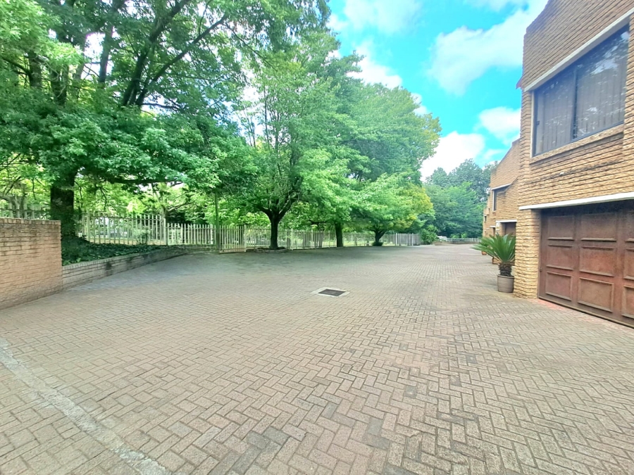 3 Bedroom Property for Sale in Three Rivers Proper Gauteng