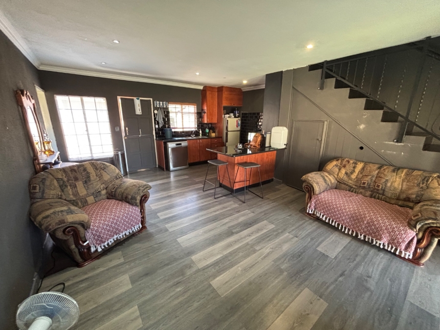 2 Bedroom Property for Sale in Annlin Gauteng
