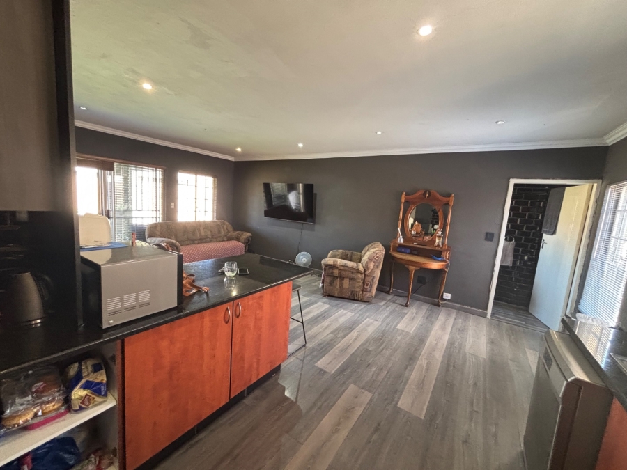 2 Bedroom Property for Sale in Annlin Gauteng