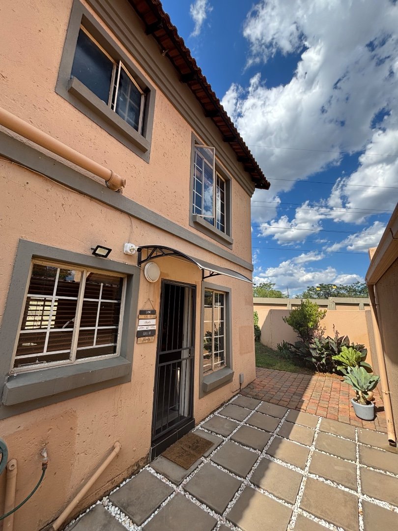 2 Bedroom Property for Sale in Annlin Gauteng