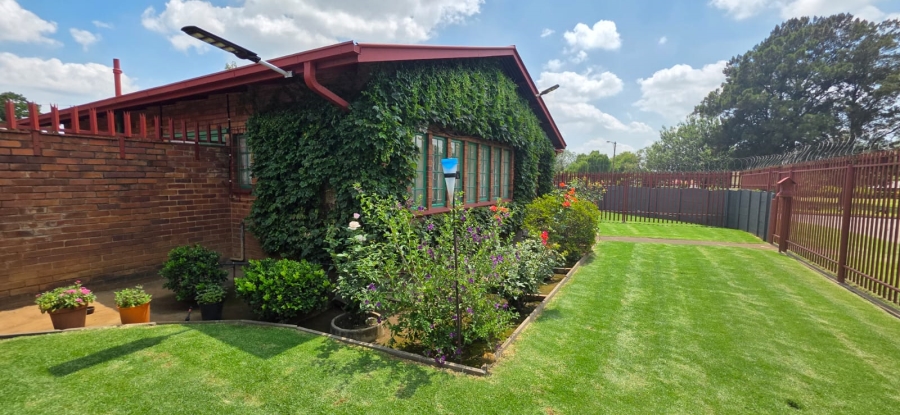 3 Bedroom Property for Sale in Vanderbijlpark CW 4 Gauteng