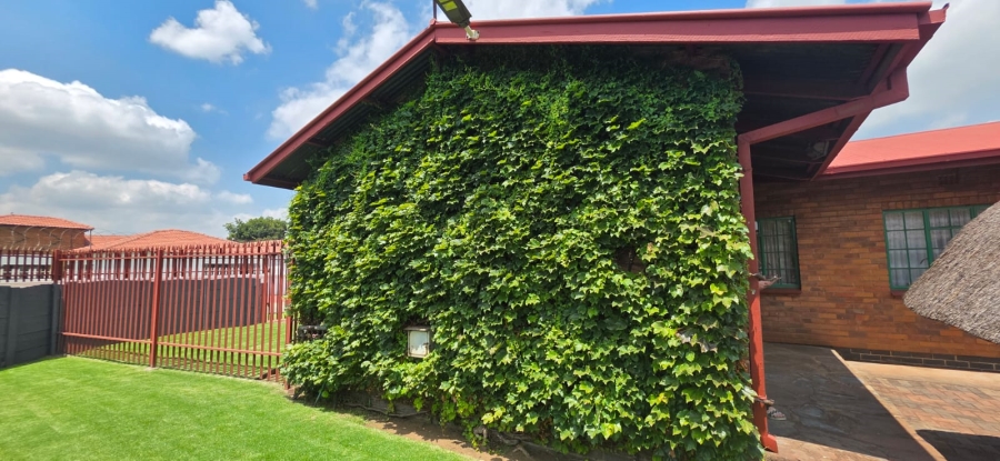 3 Bedroom Property for Sale in Vanderbijlpark CW 4 Gauteng