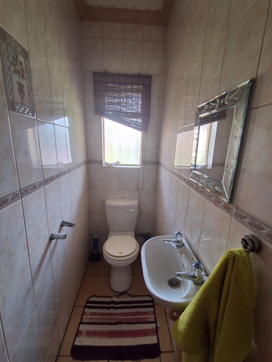 3 Bedroom Property for Sale in Three Rivers Proper Gauteng