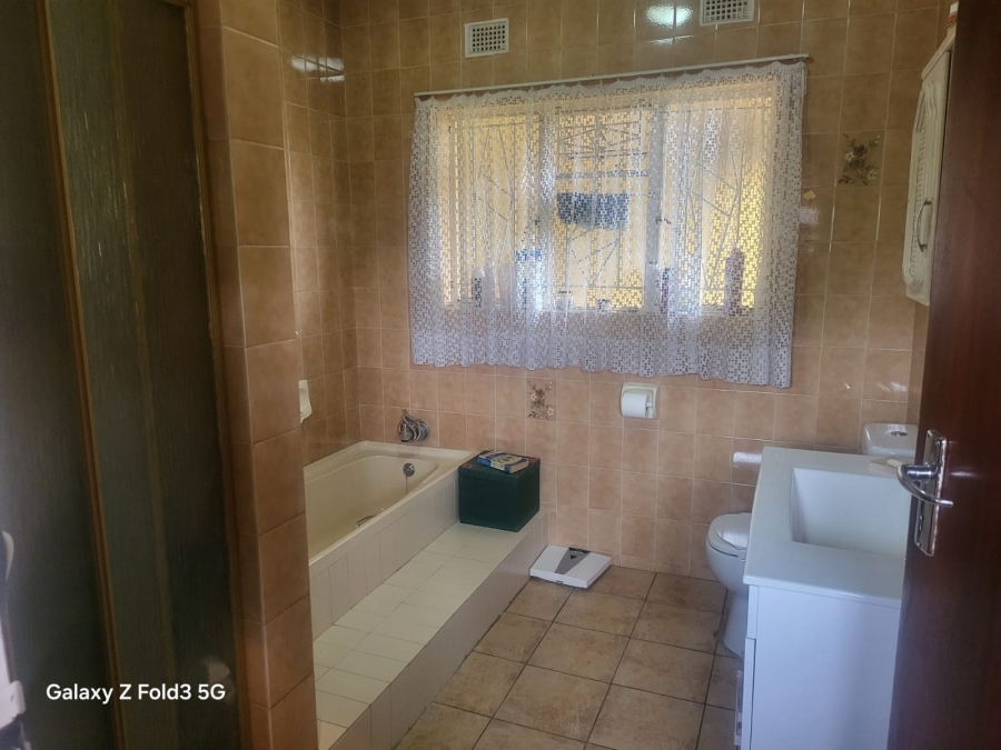 4 Bedroom Property for Sale in Selcourt Gauteng