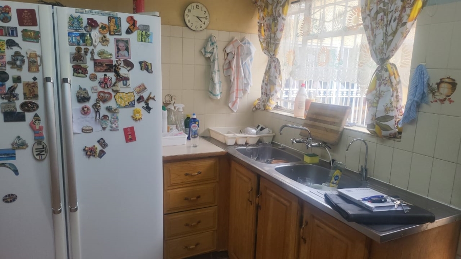 4 Bedroom Property for Sale in Selcourt Gauteng
