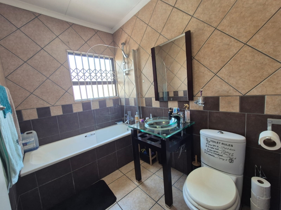 3 Bedroom Property for Sale in Vanderbijlpark SE 2 Gauteng