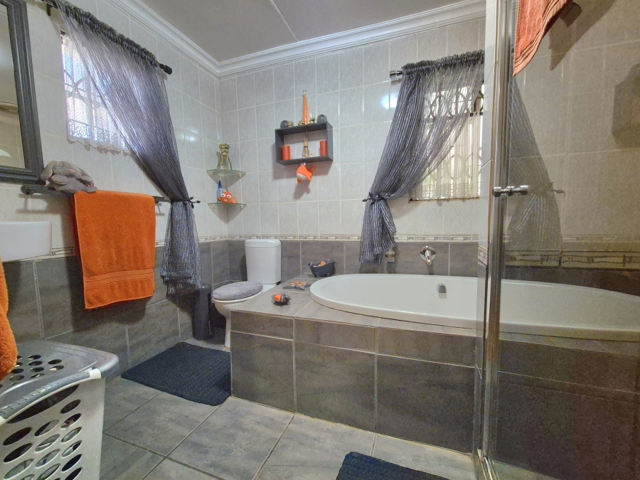 3 Bedroom Property for Sale in Brakpan Central Gauteng