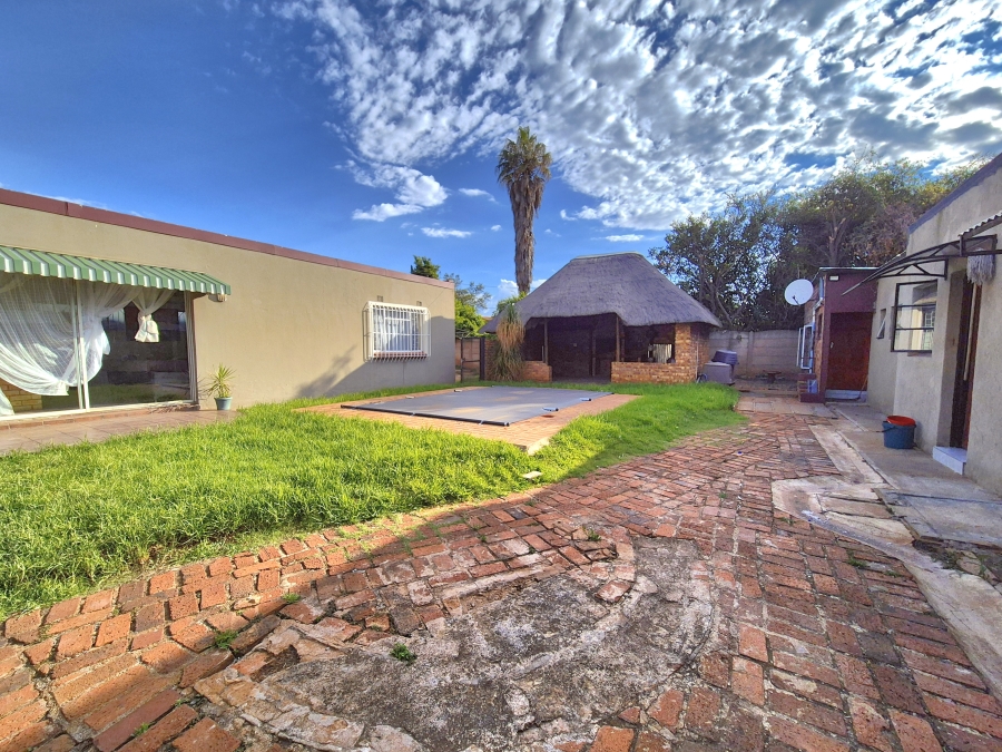 To Let 3 Bedroom Property for Rent in Brenthurst Gauteng