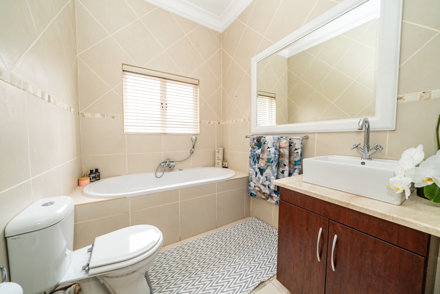 4 Bedroom Property for Sale in Waterkloof Ridge Gauteng