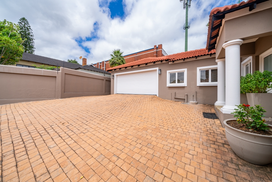 4 Bedroom Property for Sale in Waterkloof Ridge Gauteng