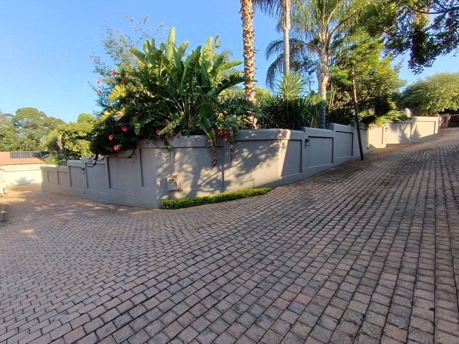 4 Bedroom Property for Sale in Waterkloof Ridge Gauteng