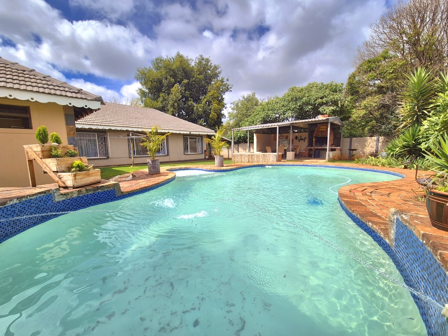 3 Bedroom Property for Sale in Dalpark Proper Gauteng