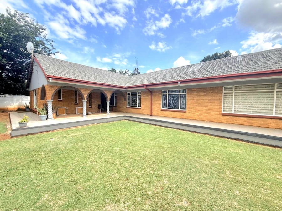 4 Bedroom Property for Sale in Golf Park Gauteng