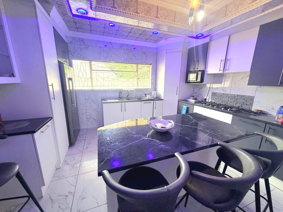 4 Bedroom Property for Sale in Golf Park Gauteng