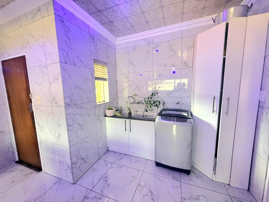 4 Bedroom Property for Sale in Golf Park Gauteng