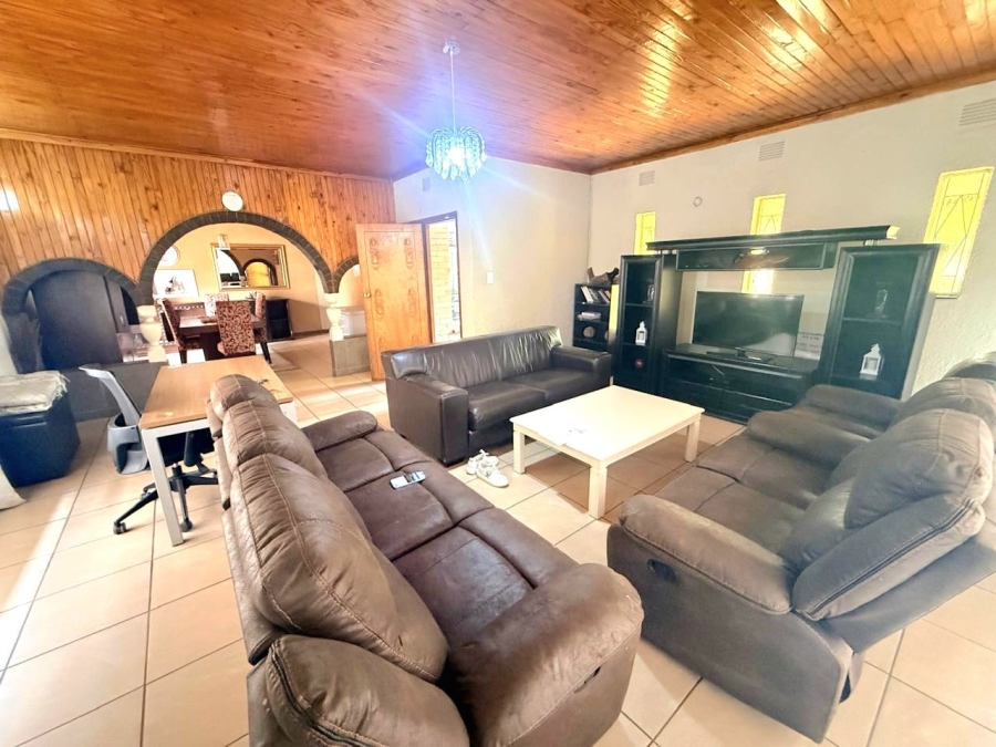 4 Bedroom Property for Sale in Golf Park Gauteng
