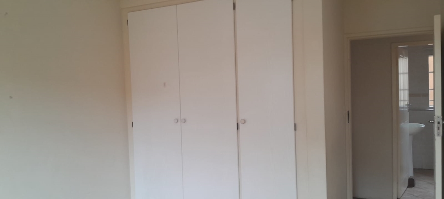 2 Bedroom Property for Sale in Magalieskruin Gauteng