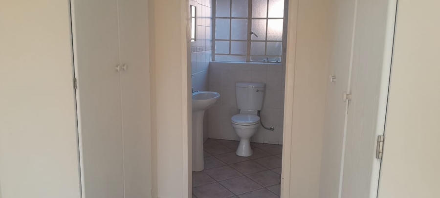 2 Bedroom Property for Sale in Magalieskruin Gauteng
