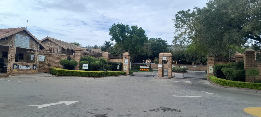 2 Bedroom Property for Sale in Magalieskruin Gauteng