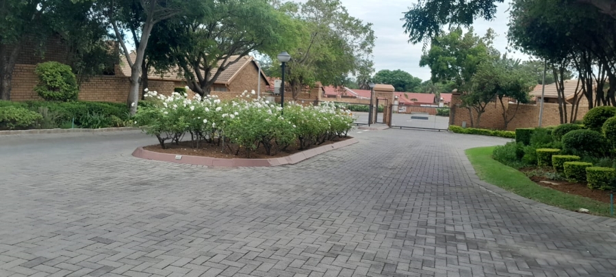 2 Bedroom Property for Sale in Magalieskruin Gauteng