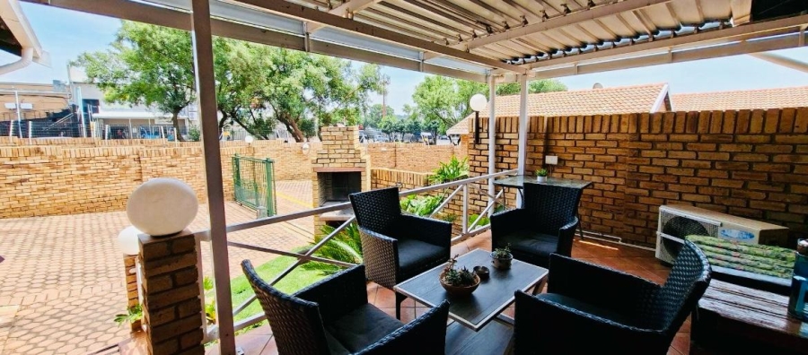 3 Bedroom Property for Sale in Noordheuwel Gauteng