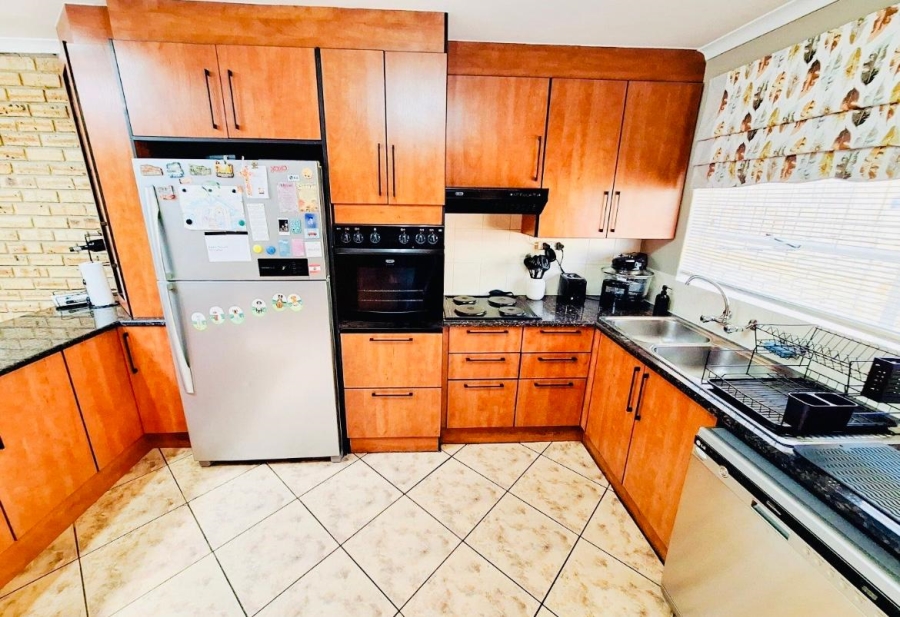 3 Bedroom Property for Sale in Noordheuwel Gauteng