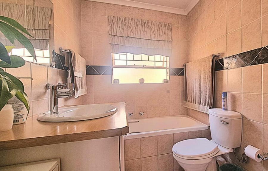 3 Bedroom Property for Sale in Noordheuwel Gauteng