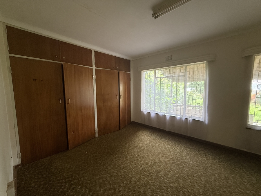 8 Bedroom Property for Sale in Kromdraai AH Gauteng