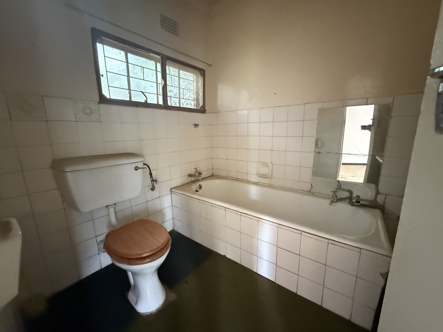 8 Bedroom Property for Sale in Kromdraai AH Gauteng