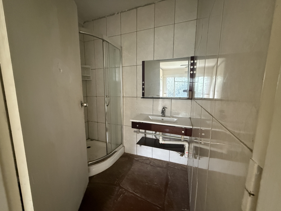 8 Bedroom Property for Sale in Kromdraai AH Gauteng