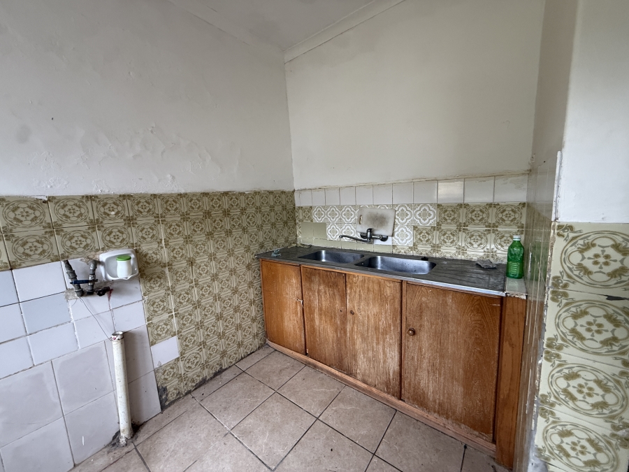 8 Bedroom Property for Sale in Kromdraai AH Gauteng